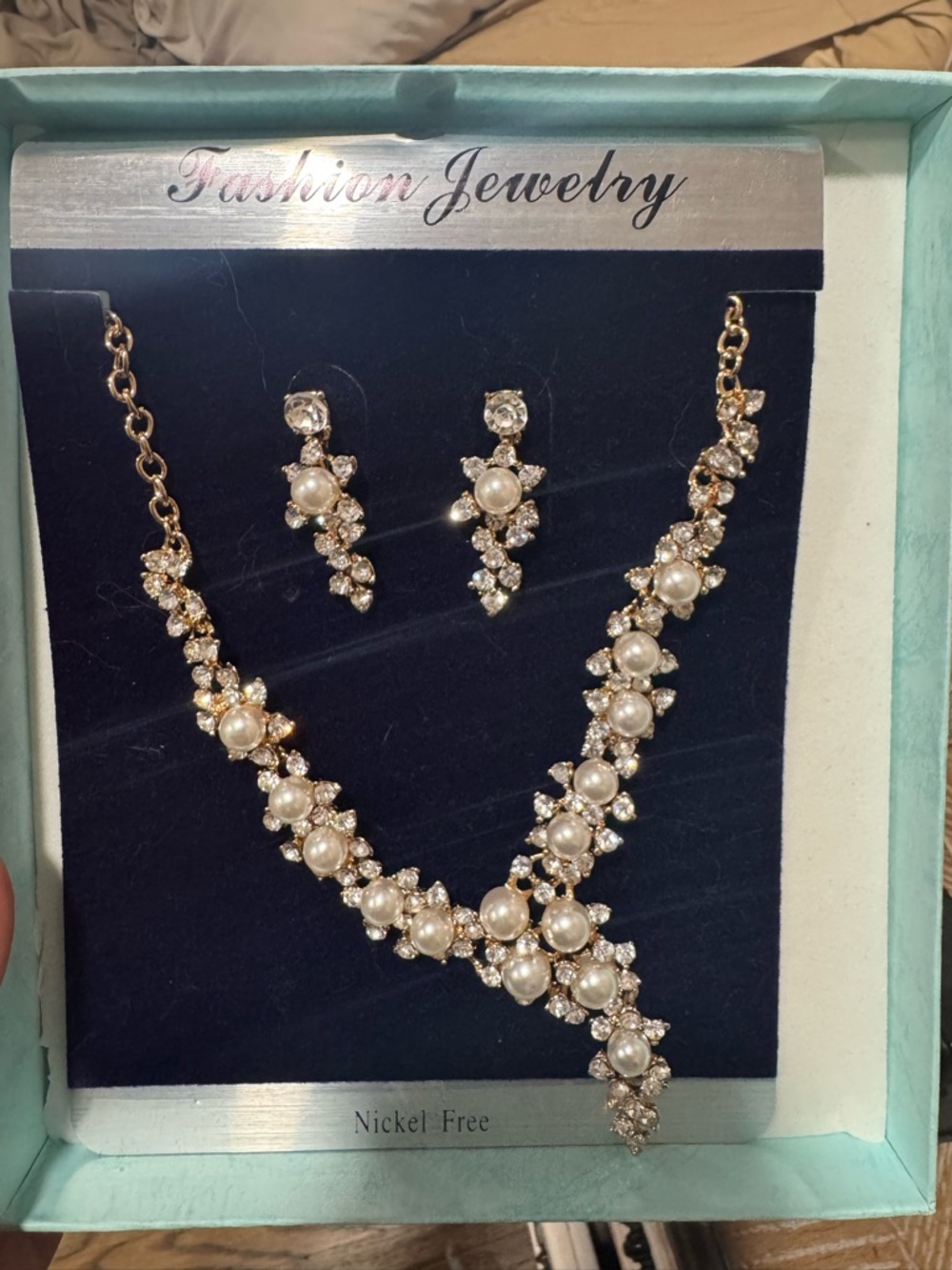 Fashion Jewelry Gold Pearl and Crystal Floral Necklace Set